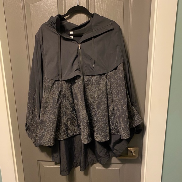 Medium/Large lululemon jacket. It is black and grey. - Picture 1 of 1